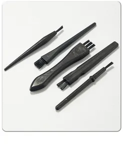 Set mit 5 schwarzen antistatischen Reinigungsbürsten für Tastatur und elektronische Geräte.