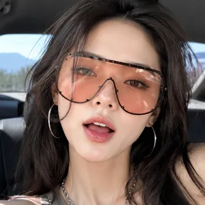 Oversized One-Piece Sunglasses Rivet Design Metal Frame Shield Shades For Women Men Street Fashion Outdoor Eyewear UV400 Protection