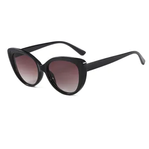 Gafas de sol ovaladas vintage para mujer, gafas negras de moda con lentes degradadas.