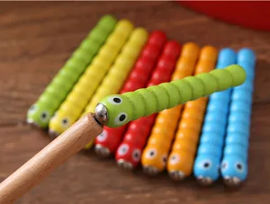 Wooden magnetic catching worm toy Montessori early education color matching game for kids.