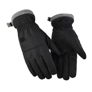 Detailansicht schwarzer Winter-Fahrradhandschuhe mit Fleecefutter und Touchscreen-Funktion.