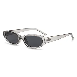 Vintage ovale Sonnenbrille mit transparentem grauen Rahmen und dunklen UV-Schutz-Gläsern.