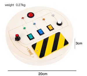 Tablero sensorial Montessori de madera con interruptores luces y botones para la educación infantil.