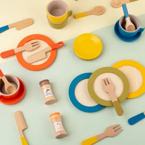 Set giocattolo da tè pomeridiano in legno per bambini, stoviglie da cucina colorate.