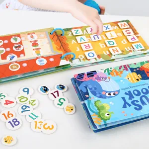 Montessori rustig boek educatief speelgoed voor peuters, leerstickerboek met cijfers en letters.