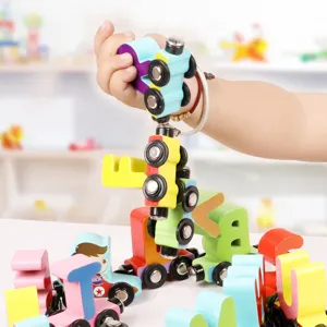 Holz magnetische Buchstaben Zug Spielzeug, bunte Lernbausteine für Kinder zum lernen.