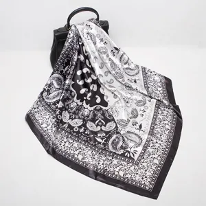 Foulard carré en soie à motif cachemire noir et blanc classique pour femme, élégant 90 cm.