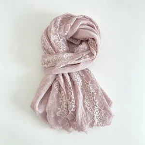 Sciarpa lunga in poliestere e cotone con dettagli in pizzo, hijab tinta unita morbida.
