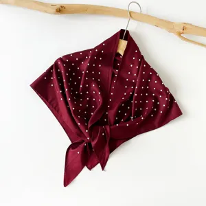 Bordeauxrotes Puenktchen Seidentuch Retro Satin Halstuch elegante Vintage Damenschal.