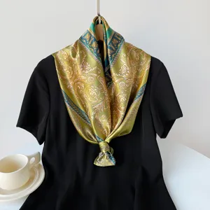 Retro barok geprint satijn vierkante sjaal voor vrouwen, elegante 90cm grote groene sjaal.