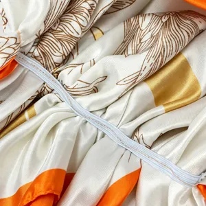 Satin Blumenmuster Seidenhaube Kopftuch für Damen, stilvolle Sonnenschutz Haarkappe.