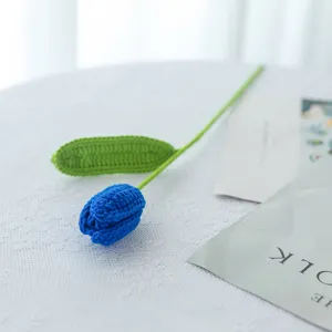 Fiore di tulipano all'uncinetto fatto a mano pianta artificiale lavorata a maglia casa