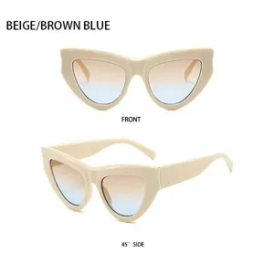 Modische Cat-Eye-Sonnenbrille mit beigem Gestell und blau-braunen Farbverlaufsgläsern.