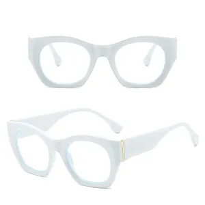Schicke retro dicke Katzenaugen Brille weiss breiter Rahmen modische Vintage Brille chic