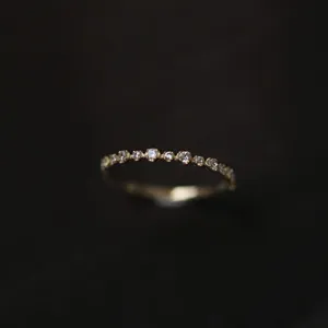 S925 Silber Zirkonia Pave Ring, minimalistischer filigraner Stapelring fuer Damen Schmuck Alltag.