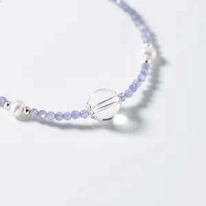 Delicate zilver kristal tanzaniet parel kralen armband detail close up weergave chic