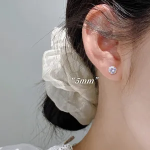 Minimalistische 5mm Zirkonia Ohrstecker, elegante silberne Ohrringe fur den Alltag.