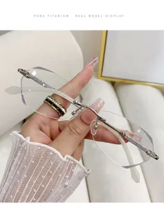 Damen rahmenlose Lesebrille mit glitzernden Strassbügeln, stilvolles und leichtes Design.