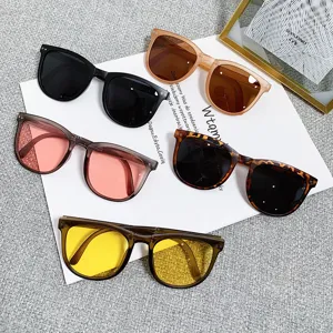 Faltbare Sonnenbrille für Damen und Herren, stylische polarisierte Gläser in verschiedenen Farben.