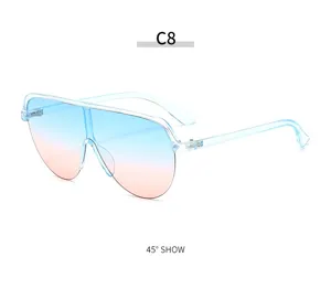 Große einteilige Farbverlauf Sonnenbrille mit klarem Rahmen und stylischer Radbrille.