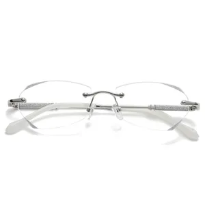 Modische damen lesebrille rahmenlos mit diamantgeschliffenen gläsern und silbernem metallgestell.