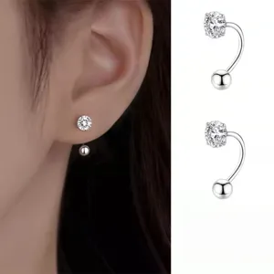 S925 Sterling Silber glänzende Zirkon gebogene Ohrringe, elegantes Schmuckstück für Damen.