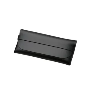 Tragbares schwarzes Leder-Brillenetui im minimalistischen Geldbörsen-Stil für Sonnenbrillen.