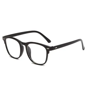 Retro schwarze Brillengestelle für Damen und Herren, leichte optische Brille mit Nieten.