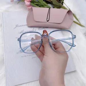 Montura de gafas cuadrada grande anti luz azul, óptica transparente para mujeres uso diario.