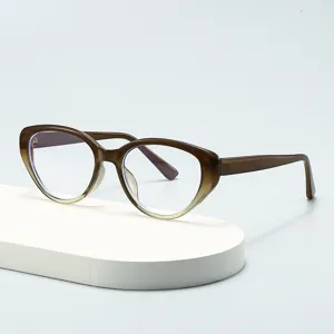 Cat-Eye Blaulichtfilter Brille Damen, stilvoller Farbverlauf brauner Rahmen Alltagsmode.