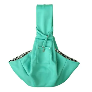 Bolso bandolera verde menta para mascotas con forro de cuadros para perros y gatos pequeños.