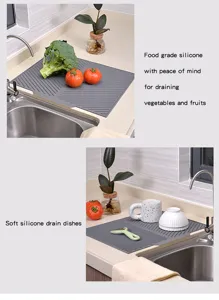Detail du tapis d'égouttage en silicone avec surface texturée pour cuisine moderne.