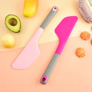 Grande spatola in silicone per cottura e crema, utile utensile da cucina ergonomico.