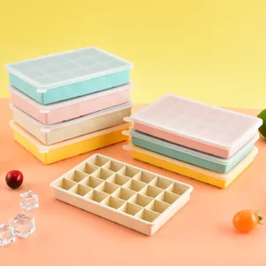 Stampo per Ghiaccio in Silicone Griglia 24 Macchina per Ghiaccio Quadrata Con Coperchio Antipolvere Vassoi per Ghiaccio Flessibili Alimentari