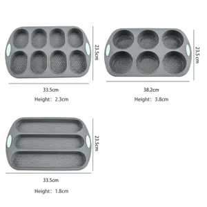 Set di stampi per pane in silicone con griglie multiple, dimensioni e peso indicati.