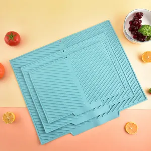 Tapis d'égouttage en silicone pour évier, résistant à la chaleur pour vaisselle et fruits.