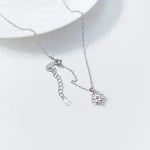 S925 Silber Diamant Stern Schneeflocke Halskette Detailansicht feiner Nischendesign Schmuck