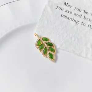 S925 sterling silver green jade leaf pendant detail view, literary retro style micro set zircon.