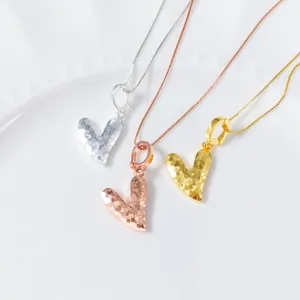 S925 Silver Crushed Ice Heart Pendant Necklace Minimalist Niche Design Jewelry Detail View