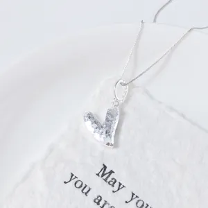 S925 silver crushed ice heart pendant necklace, minimalist niche design jewelry for women.