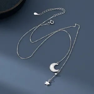 Elegante S925 Silber Stern und Mond Halskette, zarter Anhänger mit Hammerschlag für den Alltag.