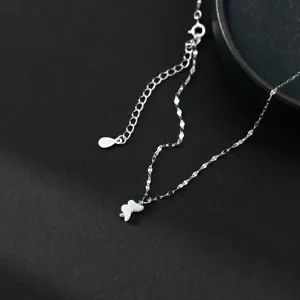 Silberne Schmetterlingskette mit Opal-Anhänger, zarte Kette aus Sterlingsilber für den Alltag.