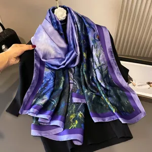 Künstlerischer blau-lila Seidenschal Detail, eleganter Krepp-Satin Schal für Damen Frühling.