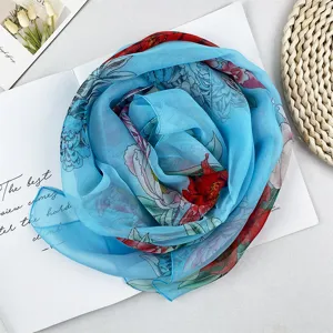 Detailansicht des blauen Pfingstrosen Chiffon Schals, elegantes leichtes Damenhalstuch.