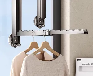 Wandgemonteerd opvouwbaar kledingdroogrek met sterke zuignap, telescopische stang voor balkon.