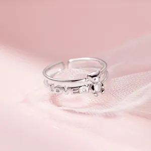 Anillo de oso lindo de doble capa de plata S925 con LOVED, estilo dulce y minimalista.