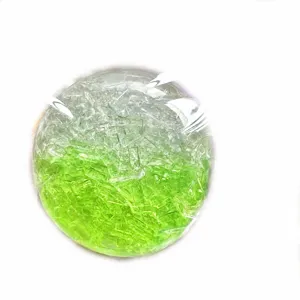 Palla di slime cristallo verde trasparente giocattolo antistress DIY per relax sensoriale.