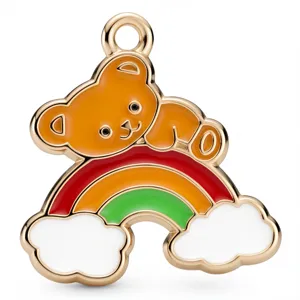Goldfarbener Legierungs-Emaille-Regenbogen-Bär-Anhänger Detailansicht, ideal für DIY-Schmuckzubehör.