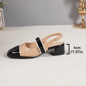 Eleganti scarpe Mary Jane slingback bicolore con tacco largo vintage da 4 cm.