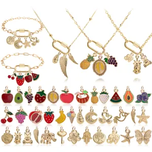 Set di gioielli DIY collana bracciale in smalto dorato KC con ciondoli di animali e frutta.